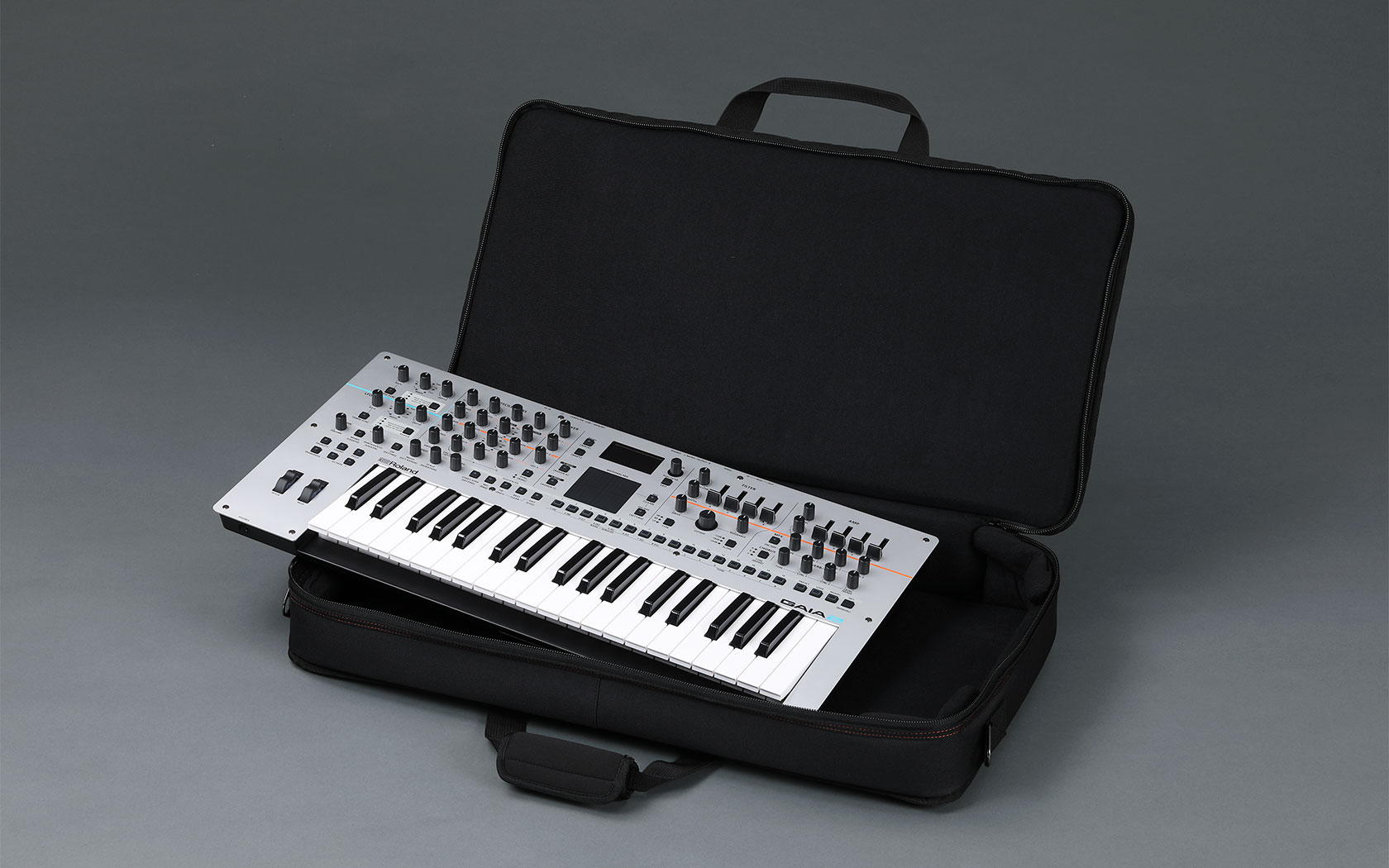 Roland CB-B37 Carrying Bag for 37-note Keyboard - Image 3